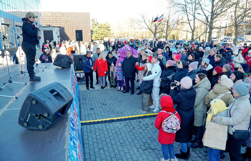 В Евпатории собрали почти 258 тыс. рублей военным медикам
